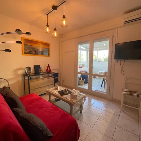 Paradis Du Soleil-plage De La Roquille - 4 Personnes- Clim-parking 아파트 아그